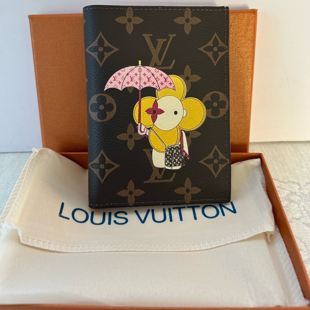 Passport Holder with box